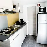 Lisboa Bungalows 4* ליסבון