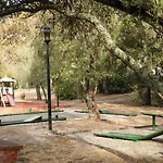 Lisboa Bungalows ליסבון