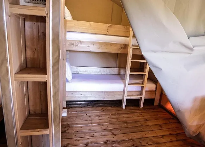 Camping Lisboa Bungalows 4*